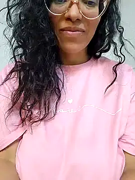 Snapshot of LUCI_LOVE chatting on 01/25/25, 03:09 LUCI LOVE online show from 01/25/25, 03:09