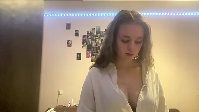 KrystalCarabine online show from 05/27/26, 06:54