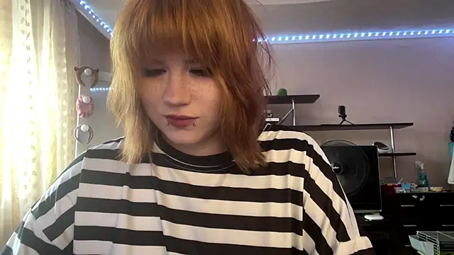 HelloKinki online show from 06/22/26, 03:42