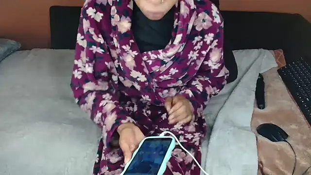 Tiny Latifah online show from 06/22/26, 08:33