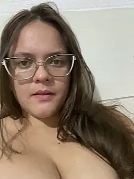 Snapshot of Laryssinha_69 chatting on 06/12/26, 04:22 Laryssinha 69 online show from 06/12/26, 04:22
