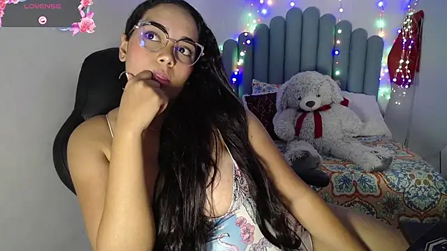 farah samira online show from 07/28/26, 08:52