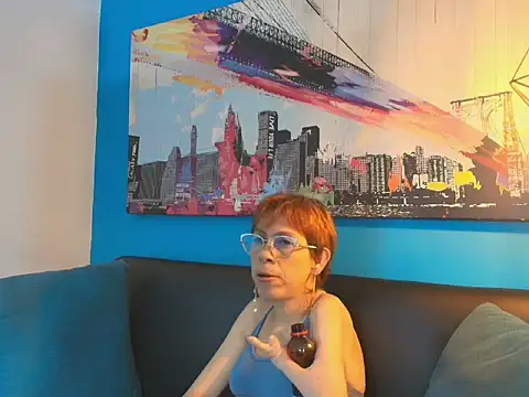 Snapshot of Madame_mature1 chatting on 06/05/26, 08:03 Madame mature1 online show from 06/05/26, 08:03