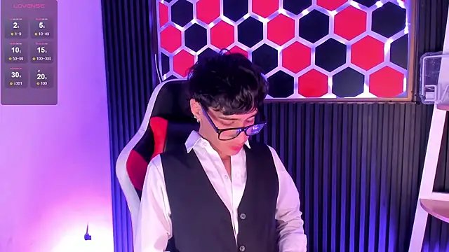 SantyFoxxs online show from 06/01/26, 04:03