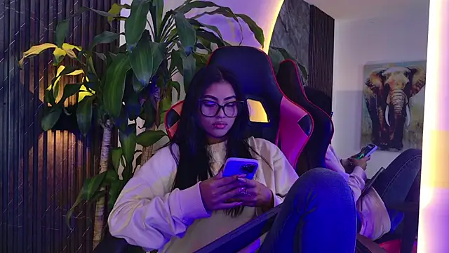 Snapshot of Zara_lim chatting on 06/05/26, 01:34 Zara lim online show from 06/05/26, 01:34