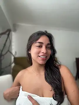 Snapshot of BellaRicciX_X chatting on 05/24/26, 04:23 BellaRicciX X online show from 05/24/26, 04:23