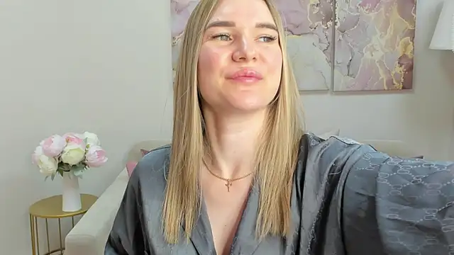 RoxyReignn online show from 06/11/26, 12:32