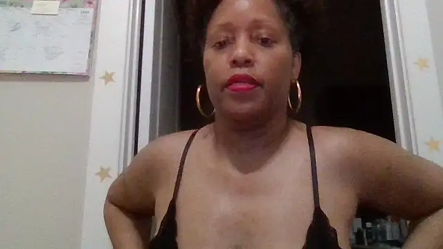 Snapshot of MsDeeLive chatting on 06/06/26, 05:12 MsDeeLive online show from 06/06/26, 05:12