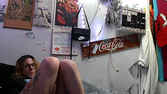 VanillaSnowcones online show from 07/24/26, 05:27