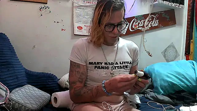 VanillaSnowcones online show from 07/29/26, 05:49
