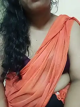 Snapshot of roopa__ chatting on 06/06/26, 12:21 roopa online show from 06/06/26, 12:21
