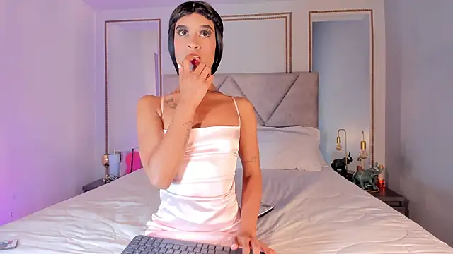 Snapshot of NicoleeJoness chatting on 06/12/26, 04:11 NicoleeJoness online show from 06/12/26, 04:11