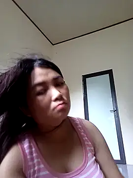 Snapshot of Giee00 chatting on 05/25/26, 09:48 Giee00 online show from 05/25/26, 09:48