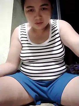 Snapshot of Giee00 chatting on 06/08/26, 01:55 Giee00 online show from 06/08/26, 01:55