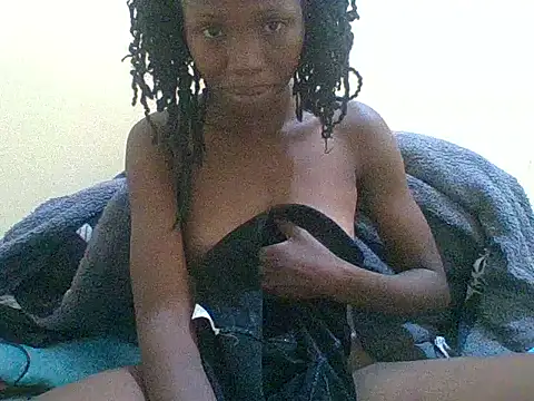 Snapshot of Ebonymickey chatting on 06/12/26, 09:57 Ebonymickey online show from 06/12/26, 09:57