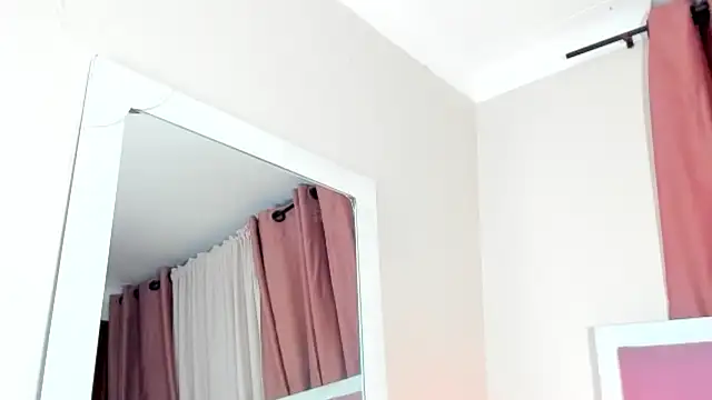 Snapshot of Samanta_lux_ chatting on 06/04/26, 04:18 Samanta lux online show from 06/04/26, 04:18