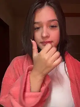 Snapshot of julhya_duarte chatting on 06/16/26, 05:15 julhya duarte online show from 06/16/26, 05:15