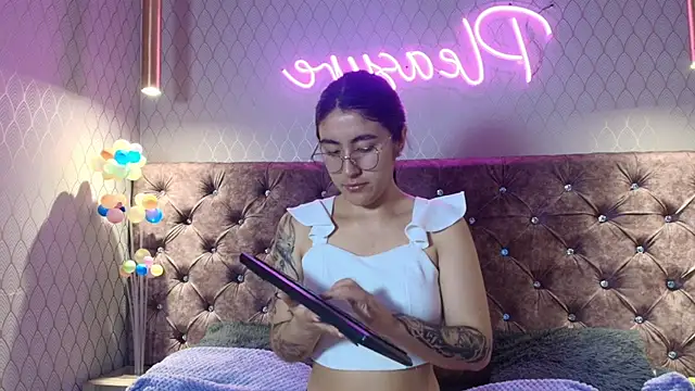 Snapshot of AntonellaRosex chatting on 06/02/26, 11:34 AntonellaRosex online show from 06/02/26, 11:34