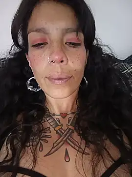 Snapshot of SweetVenomMilf chatting on 06/03/26, 04:56 SweetVenomMilf online show from 06/03/26, 04:56