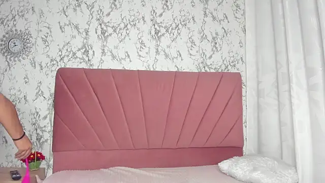 Mia Belmonte online show from 07/15/26, 08:03