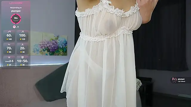 Snapshot of SoLovelyAnna chatting on 10/20/25, 10:10 SoLovelyAnna online show from 10/20/25, 10:10