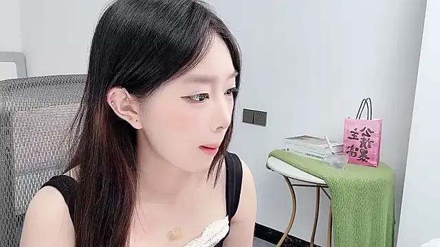 Yoyo33355 online show from 06/19/26, 03:22