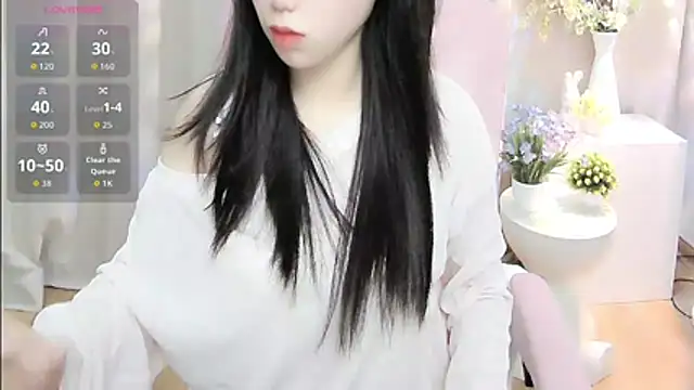 Snapshot of shynana chatting on 06/11/26, 01:05 shynana online show from 06/11/26, 01:05