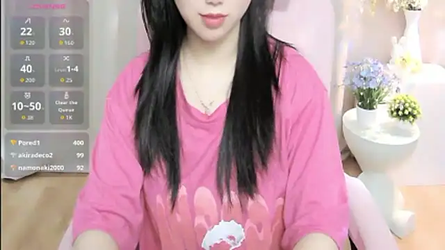 Snapshot of shynana chatting on 06/12/26, 01:10 shynana online show from 06/12/26, 01:10