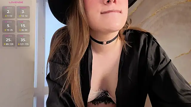Snapshot of Jenny__Hartt chatting on 06/14/26, 02:09 Jenny Hartt online show from 06/14/26, 02:09