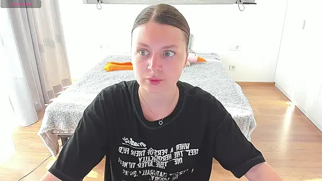 Kitkatvel online show from 06/24/26, 05:17