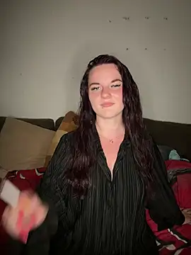 Snapshot of SecretSarah chatting on 06/07/26, 04:11 SecretSarah online show from 06/07/26, 04:11