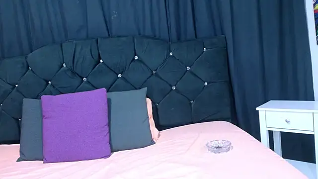 aura sterling online show from 07/11/26, 11:57