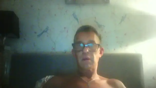 Snapshot of EngagingBench23 chatting on 06/20/26, 02:03 EngagingBench23 online show from 06/20/26, 02:03