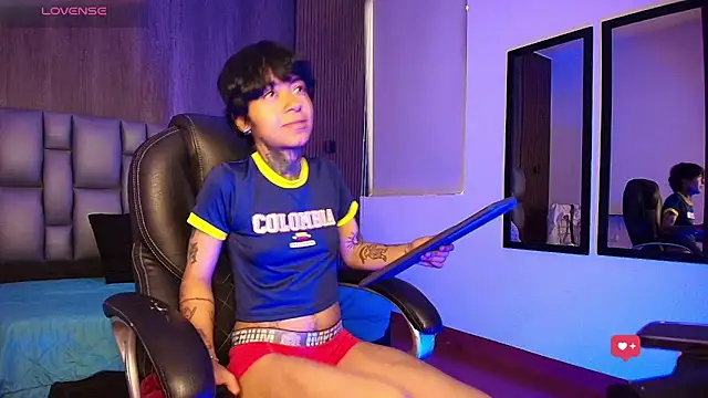 hottiesjuls online show from 06/11/26, 06:50