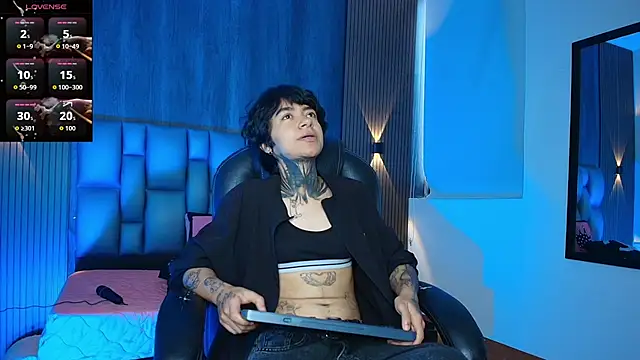 hottiesjuls online show from 07/14/26, 07:30