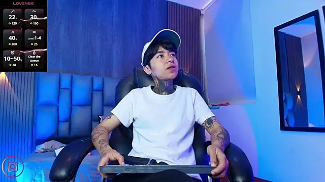 hottiesjuls online show from 07/28/26, 06:53