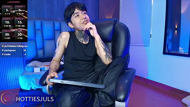 hottiesjuls online show from 07/28/26, 08:52