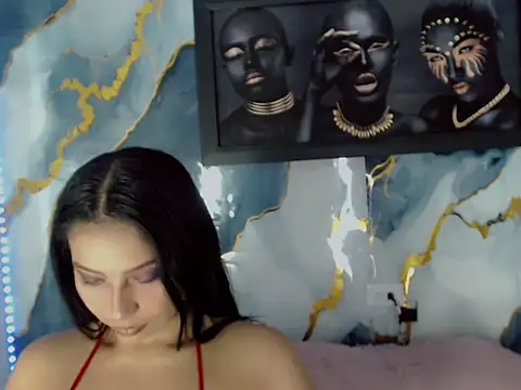Yasmine Tapias online show from 06/15/26, 10:12