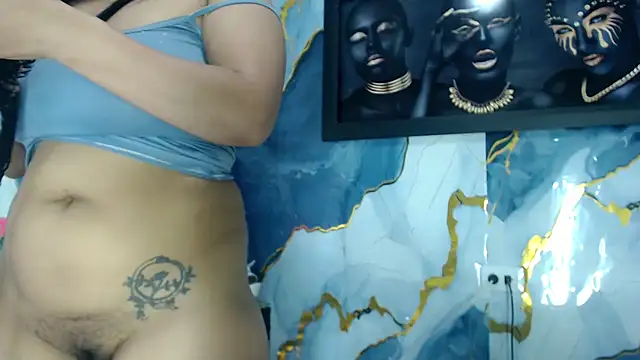 Yasmine Tapias online show from 07/17/26, 10:36