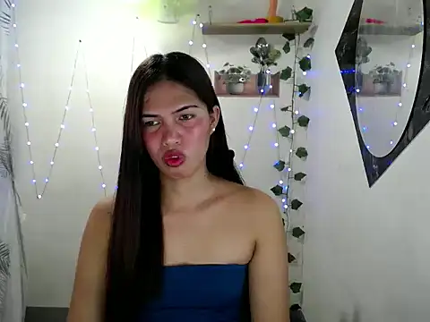 Snapshot of Bella_cum69 chatting on 06/13/26, 05:05 Bella cum69 online show from 06/13/26, 05:05