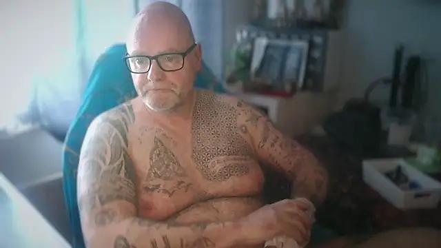 Tattooed Dilf 01 online show from 05/31/26, 08:54