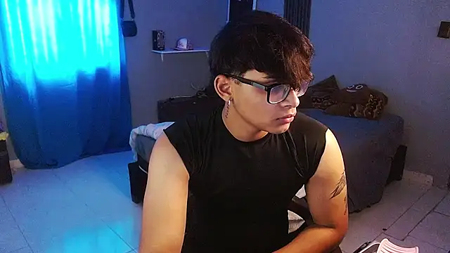 Mr yisuzz online show from 07/12/26, 12:18