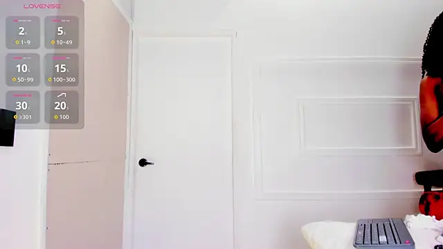 emmaalennox   online show from 07/22/26, 07:38