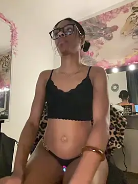 LolaLooney online show from 08/01/26, 02:55