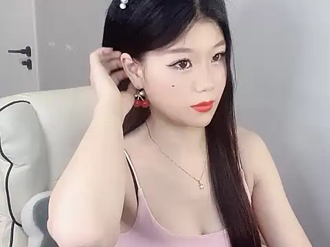 Xiaoxun712 online show from 06/07/26, 12:09
