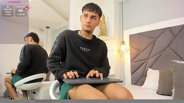Snapshot of LiamBlake_ chatting on 06/10/26, 06:01 LiamBlake online show from 06/10/26, 06:01