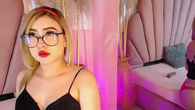 Doll Kitty  online show from 06/03/26, 12:41