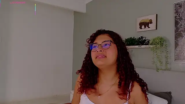 AmeliaLaurent  online show from 06/05/26, 07:30