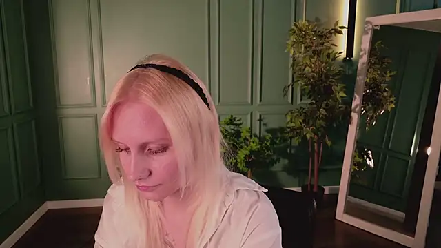 haleybooo online show from 06/10/26, 12:26