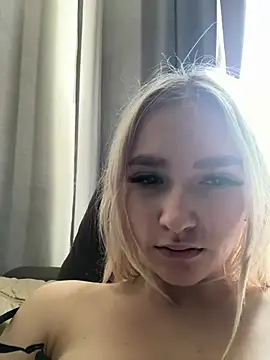 lisacryss3 online show from 06/06/26, 03:00